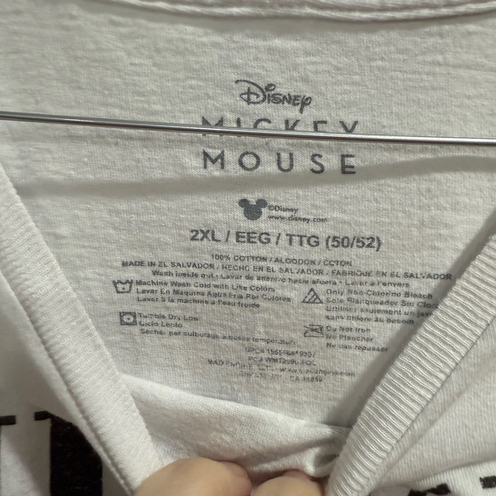 Disney Mickey and Friends XXL T-Shirt - Picture 3 of 3